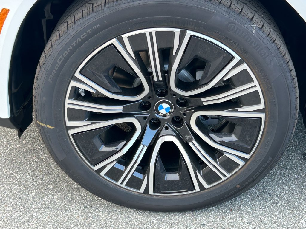 New 2026 Mineral White Metallic BMW 30 xDrive image 9