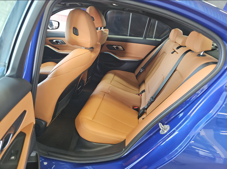 Used 2023 Blue BMW 330i xDrive image 6