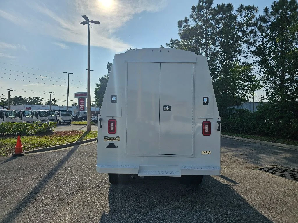 New 2024  Isuzu  image 4