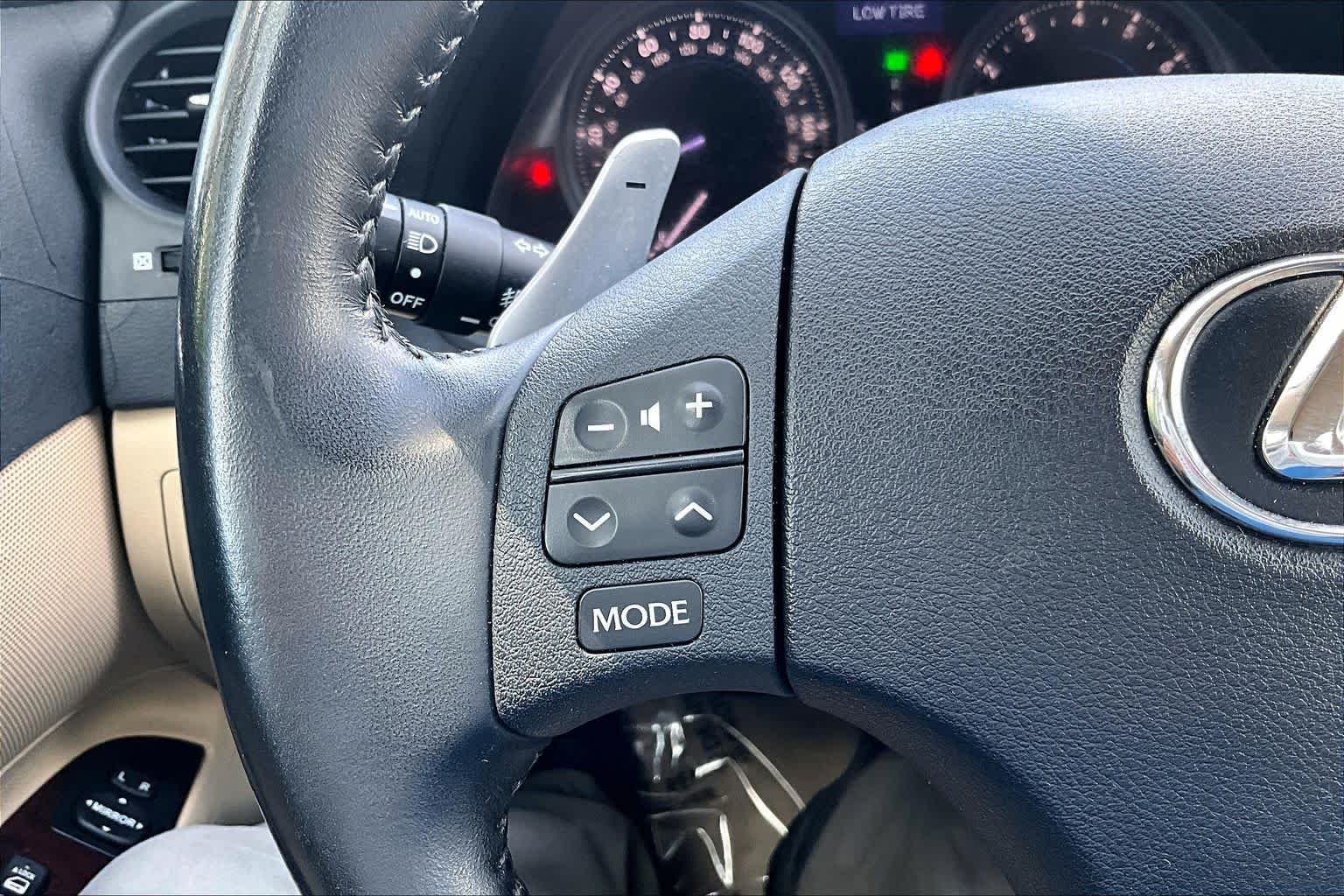 Used 2007 Obsidian Lexus  image 23