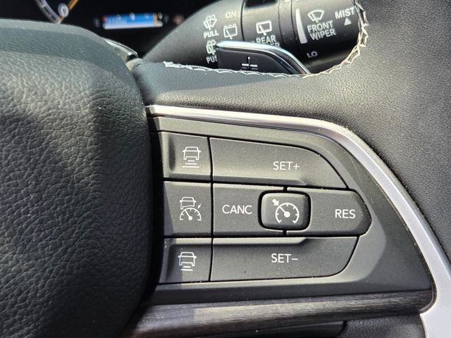 Used 2025 Silver Jeep Limited image 26