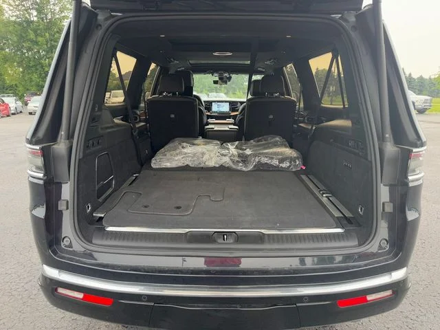 Used 2023 Black Jeep Series III image 18