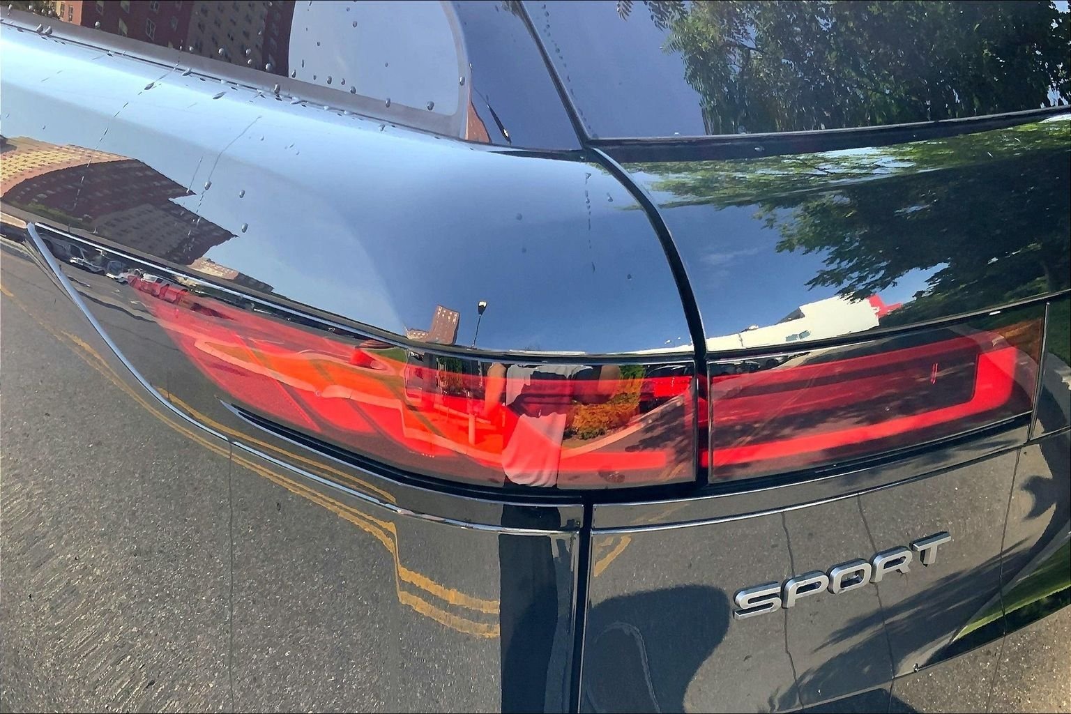 New 2026 Santorini Black Land Rover SE image 14