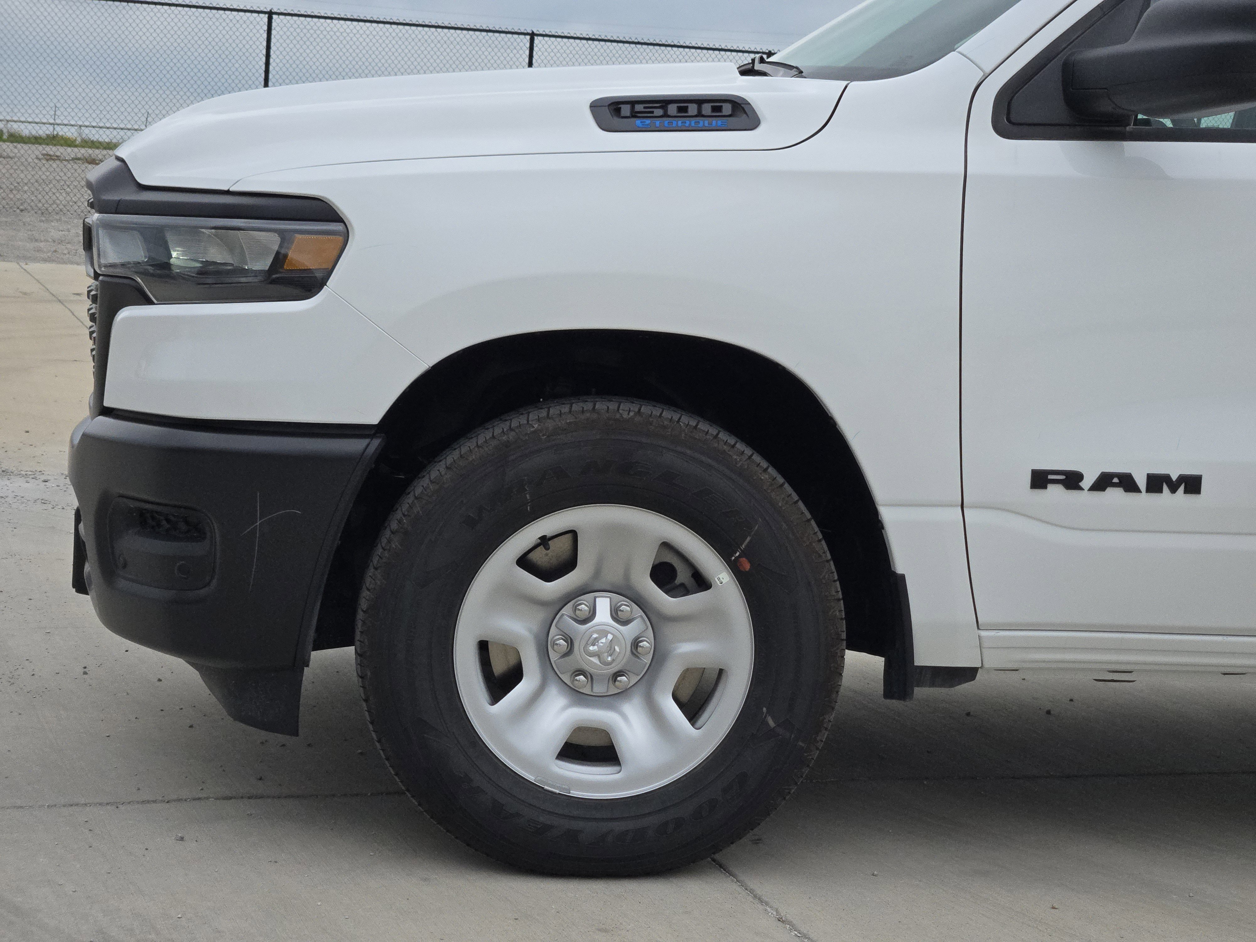 New 2026 Bright White Clear-Coat Exterior Paint RAM Tradesman image 6