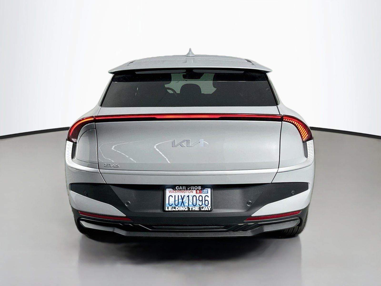 Used 2025 Wolf Gray Kia Light image 6
