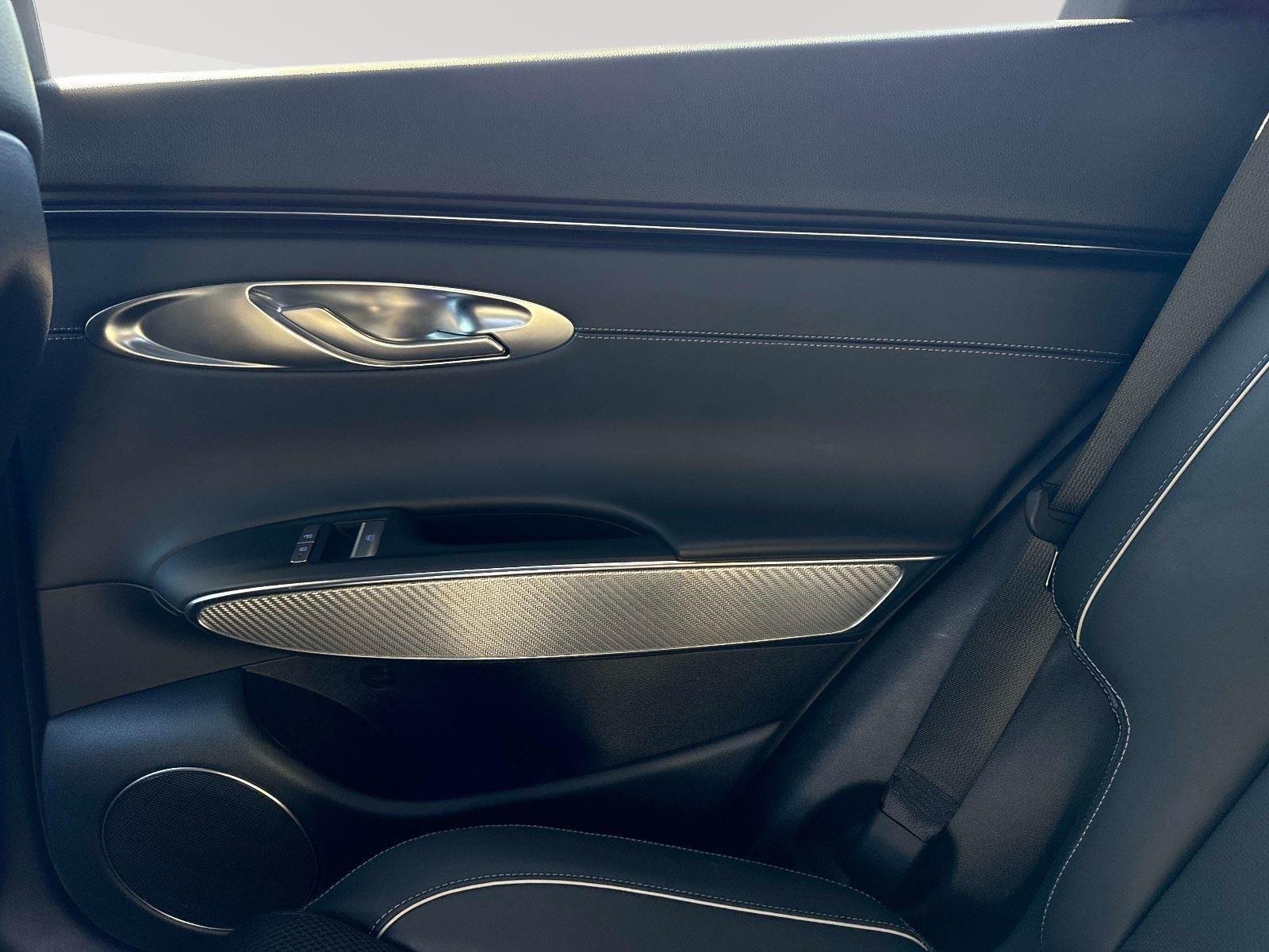 2024 GENESIS GV70 Sport - Photo 15