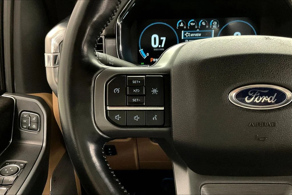 Used 2021 White Ford Lariat image 23