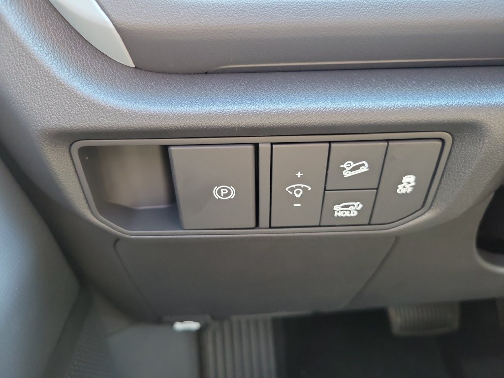 New 2027 Ivory Silver Kia EX image 26