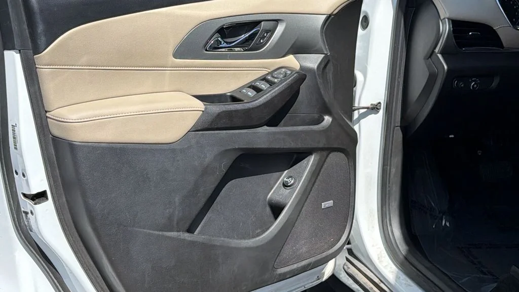 Used 2023 Summit White Chevrolet LT Leather image 23