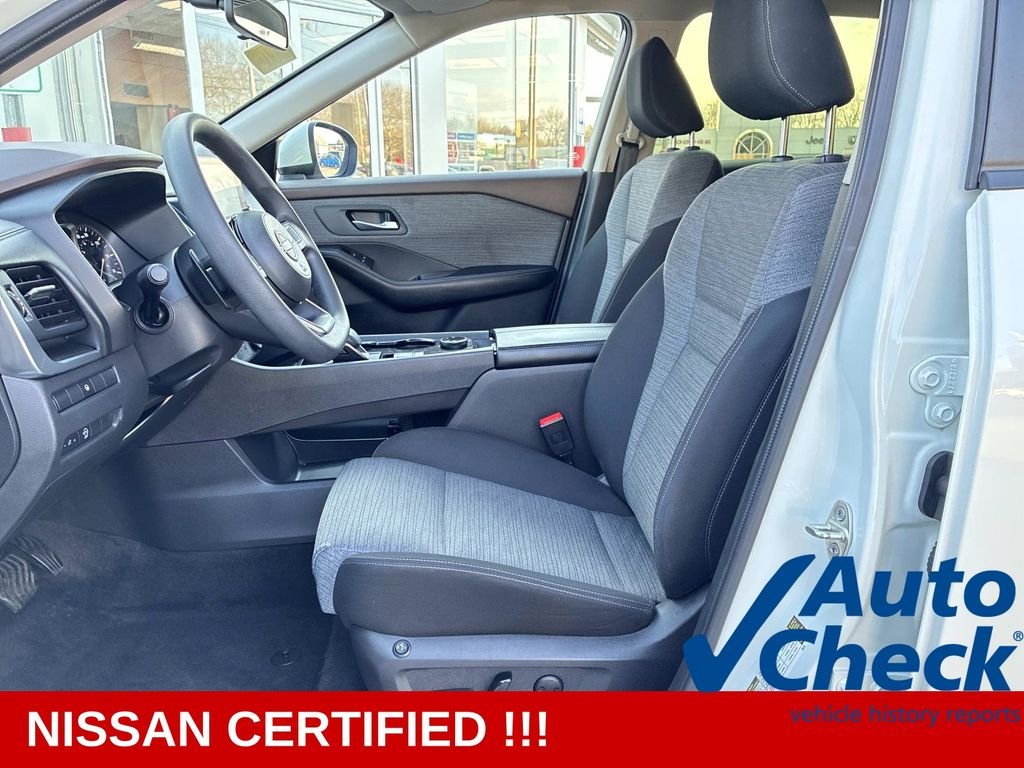 Used 2023 White Nissan SV image 20