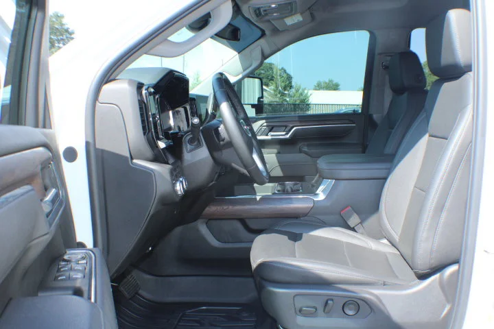 Certified Used 2025 Summit White GMC SLT image 13
