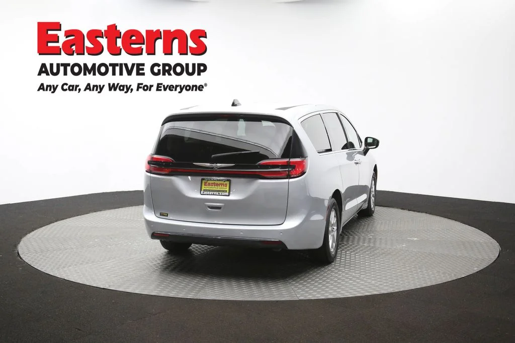 Used 2024 Silver Chrysler Touring L image 101