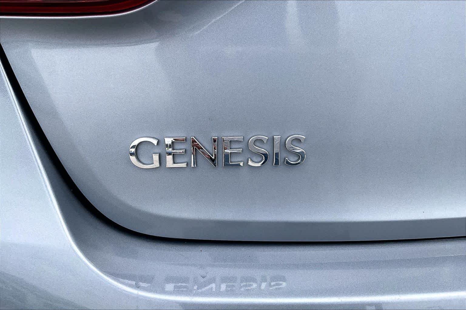 Used 2015 Parisian Gray Hyundai 3.8L image 9
