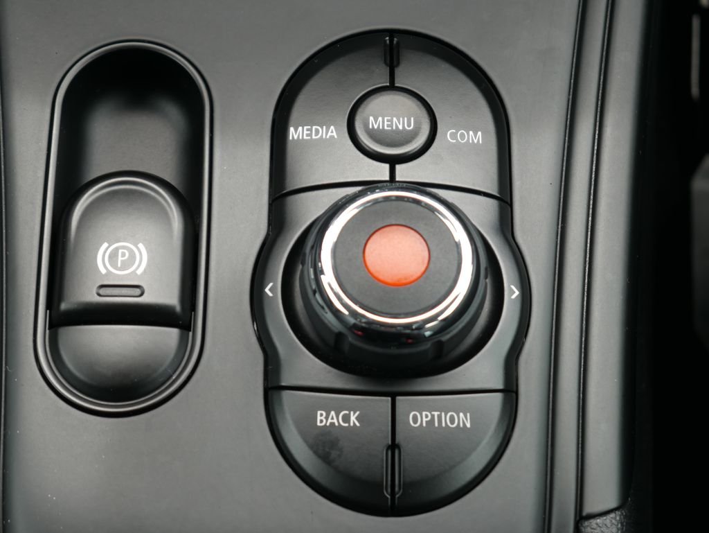 Used 2018 Black MINI Base image 24
