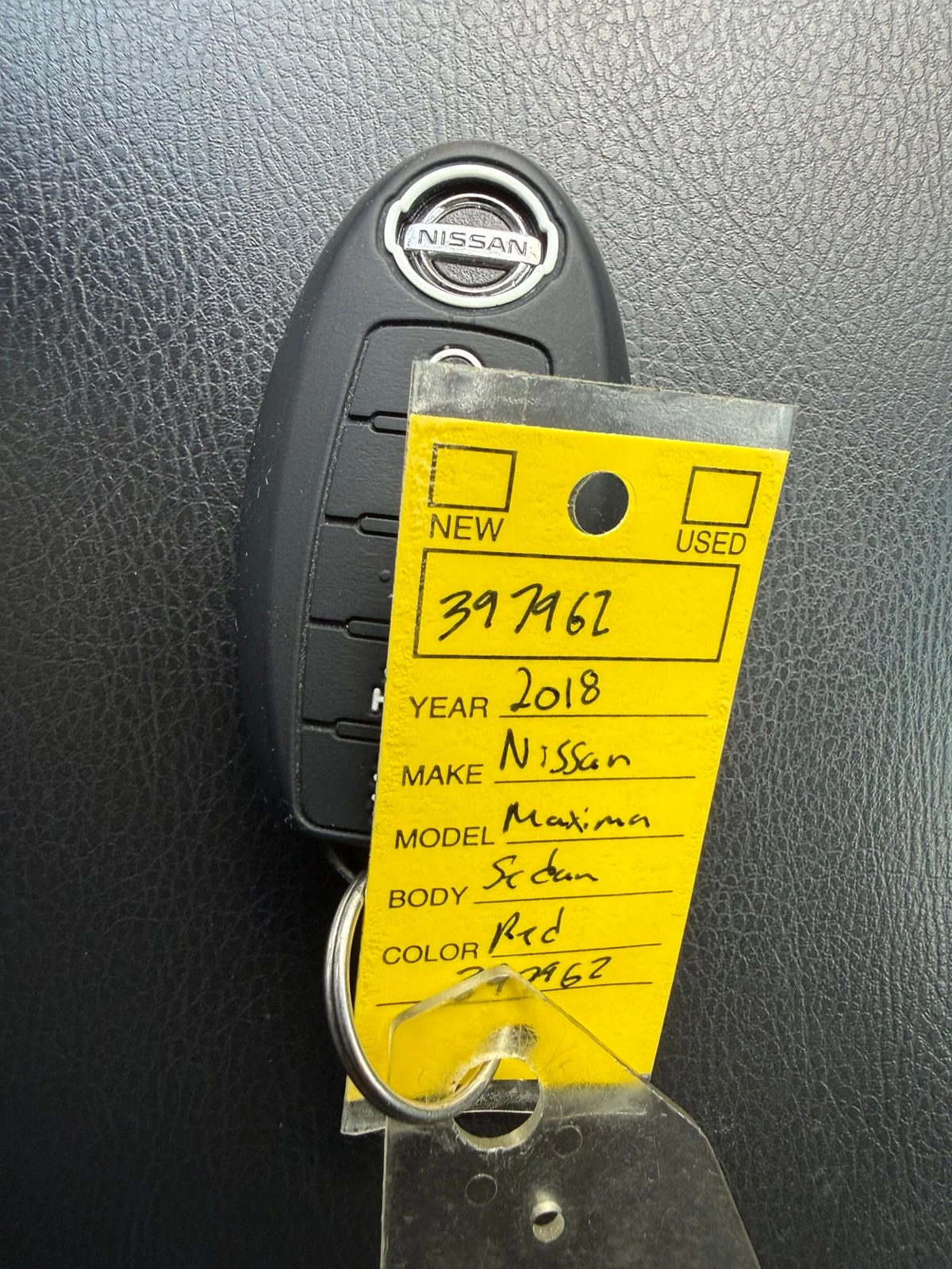Used 2018 Red Nissan 3.5 SL image 17