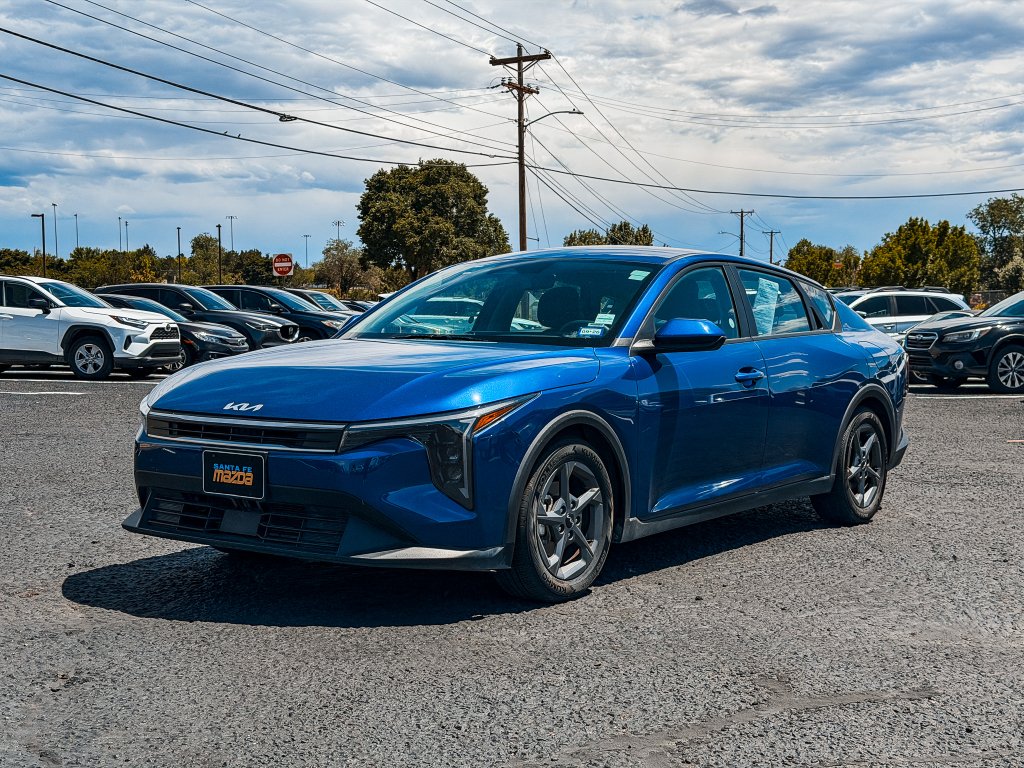 2025 Kia K4 LXS AT's photo