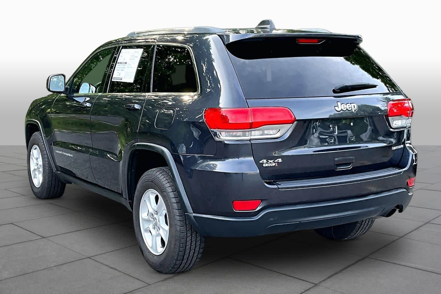 Used 2016 Maximum Steel Metallic Clearcoat Jeep Laredo image 12