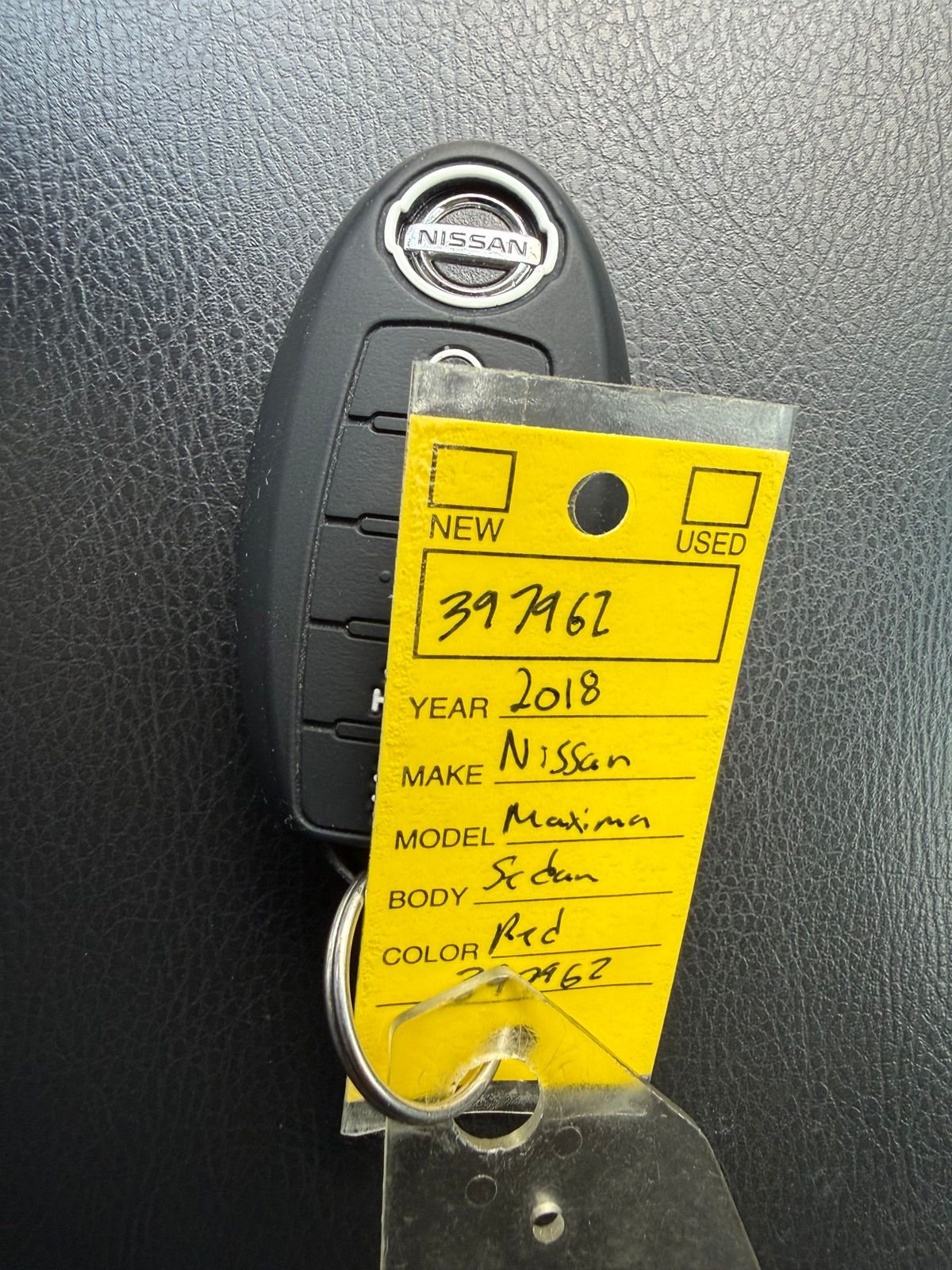 Used 2018 Red Nissan 3.5 SL image 17
