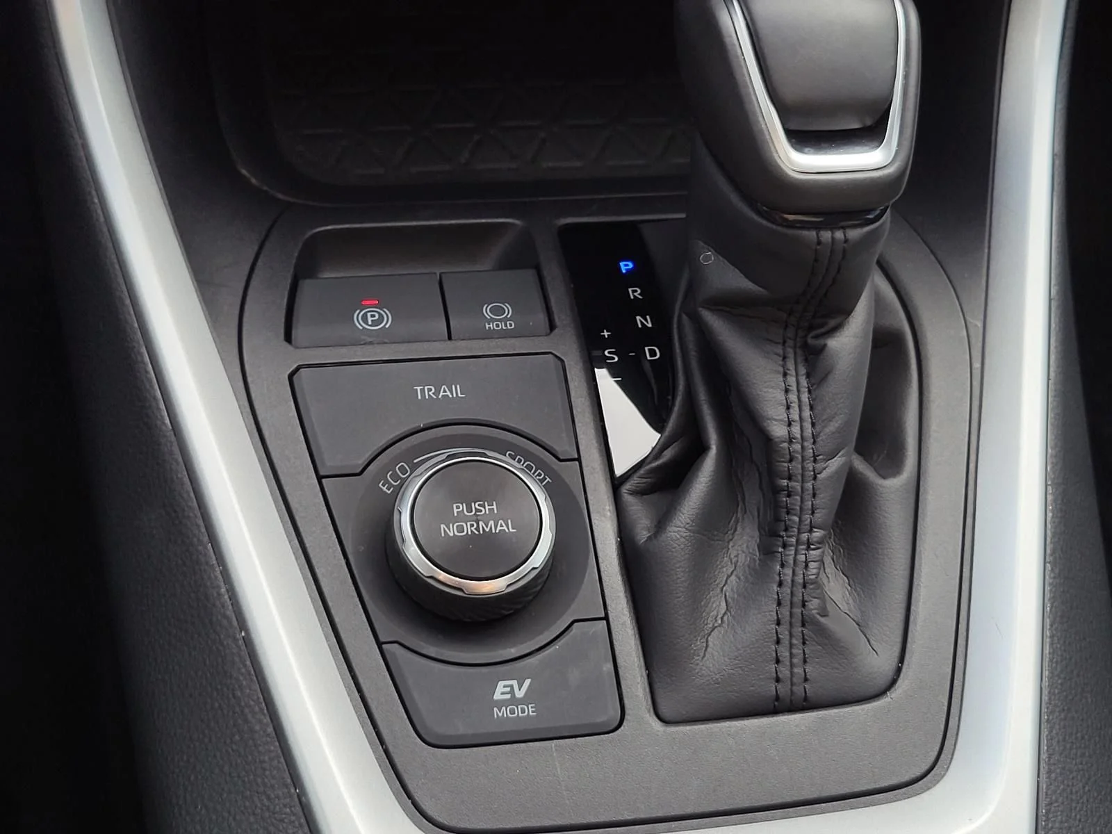 Used 2024 Silver Toyota XLE Premium image 30