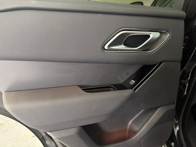 Certified Used 2025 Black Land Rover Dynamic SE image 13