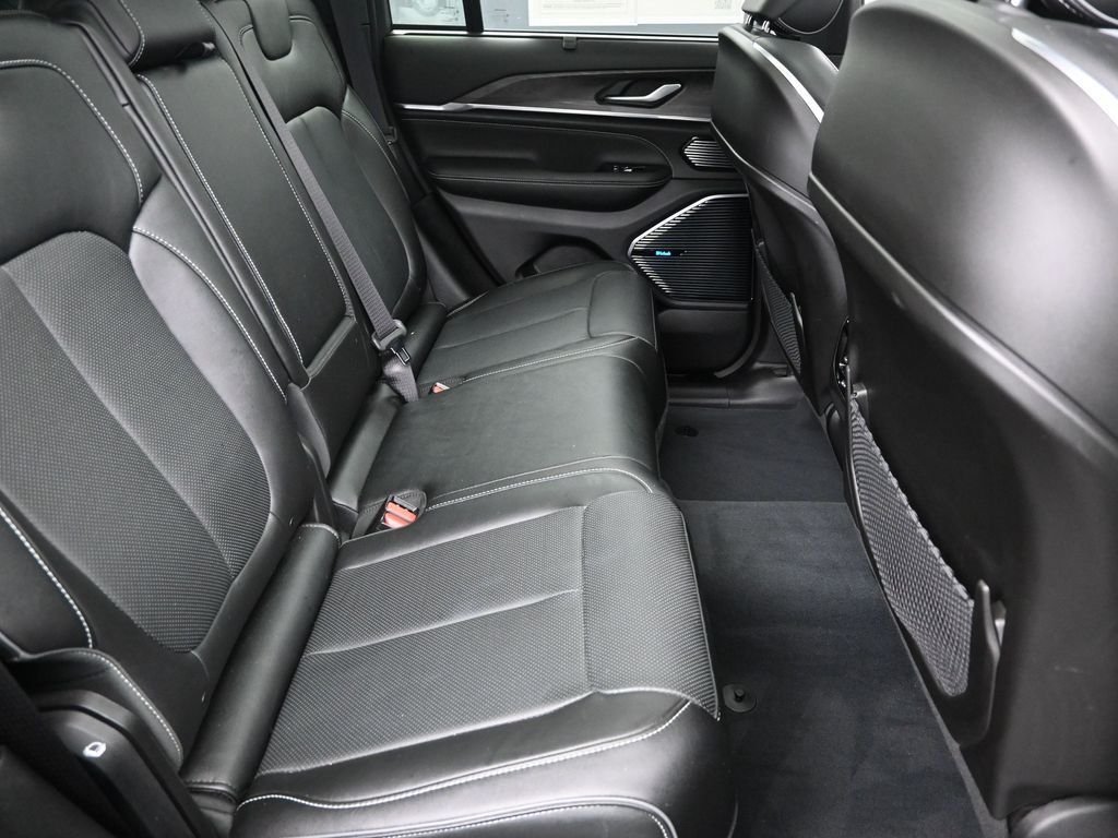2023 Jeep Grand Cherokee Overland 4xe - Photo 12