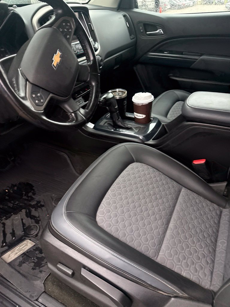 Used 2018 Blue Chevrolet Z71 image 7