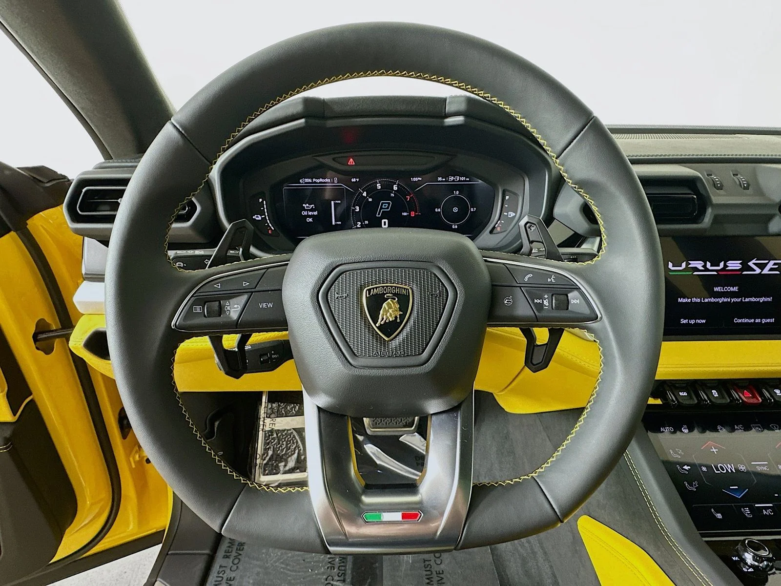 Used 2025 Yellow Lamborghini  image 11