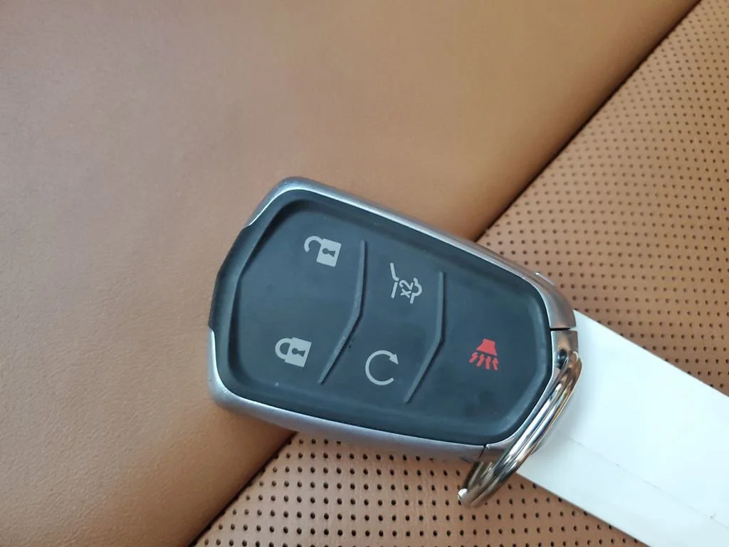 Used 2020 CRYSTAL WHITE TRICOAT Cadillac Premium Luxury FWD image 25