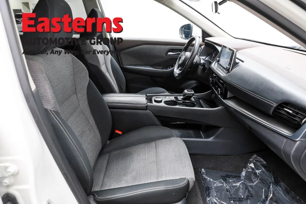 Used 2022 White Nissan SV image 23
