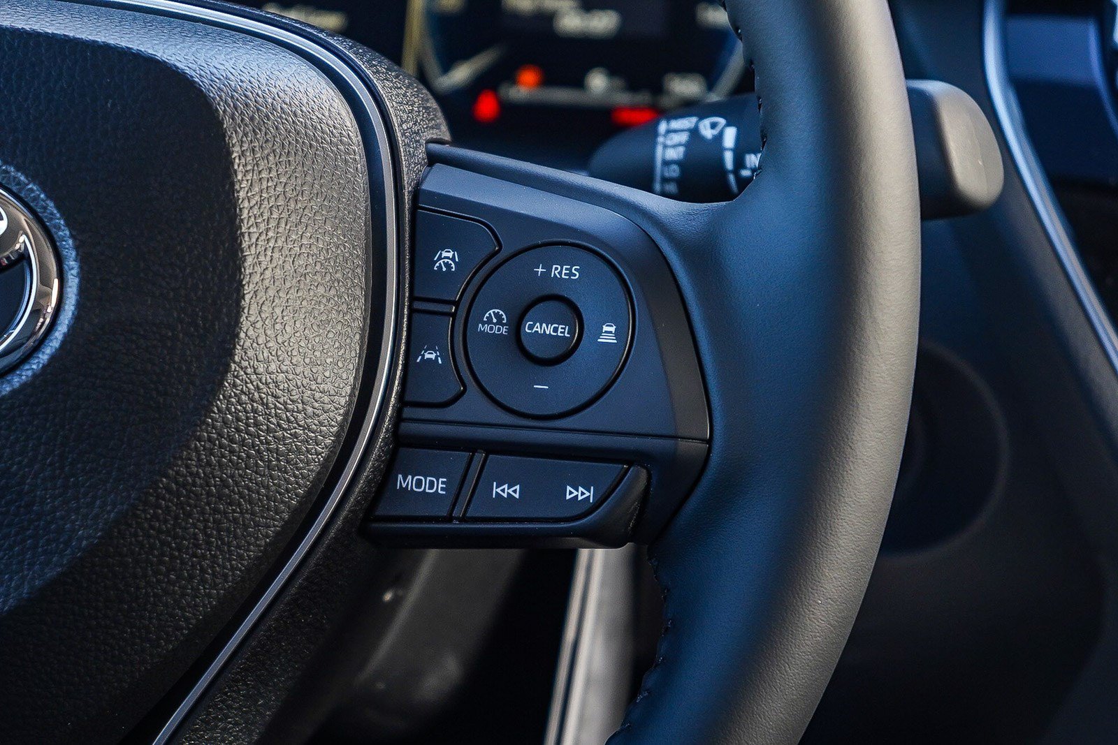 New 2026 Wind Chill Pearl Toyota XLE image 18