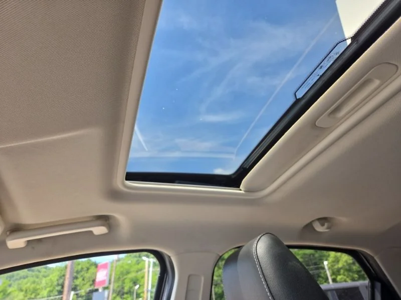 Used 2019  Ford Titanium image 15
