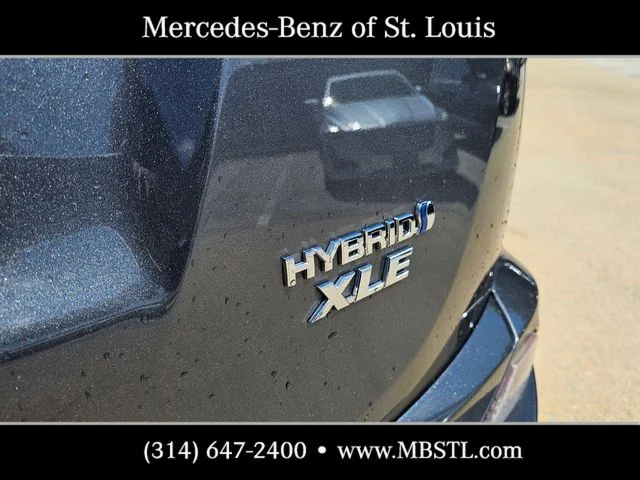 Used 2017 Gray Toyota XLE image 8