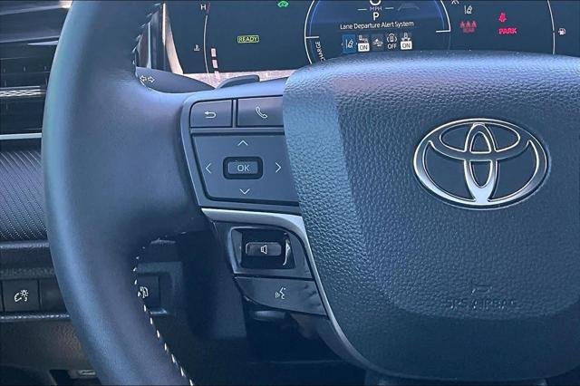 Certified Used 2025 ICE CAP Toyota  image 23