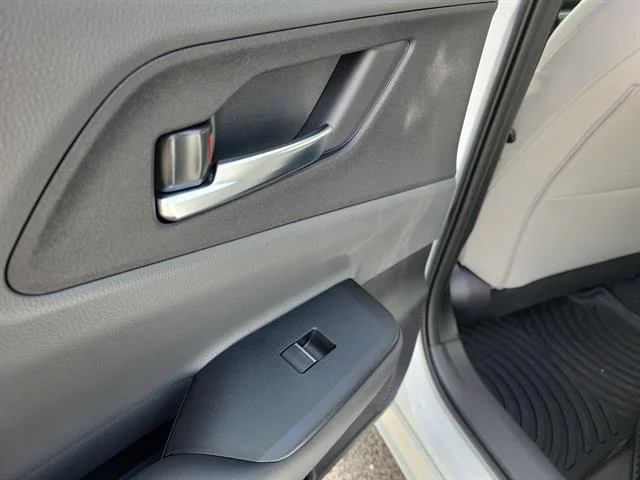 Certified Used 2024 Wind Chill Pearl Toyota Limited image 13