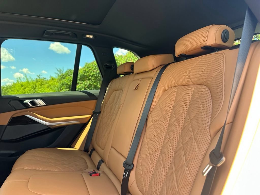 New 2026 Skyscraper Grey Metallic BMW xDrive40i image 21