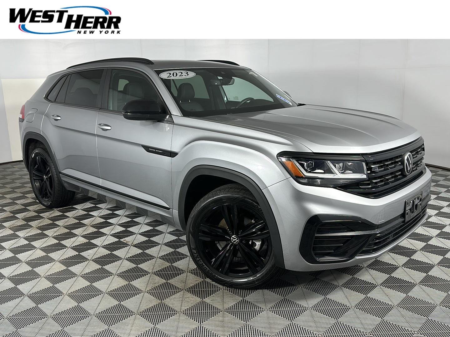 2023 Volkswagen Atlas Cross Sport SEL R-Line Black