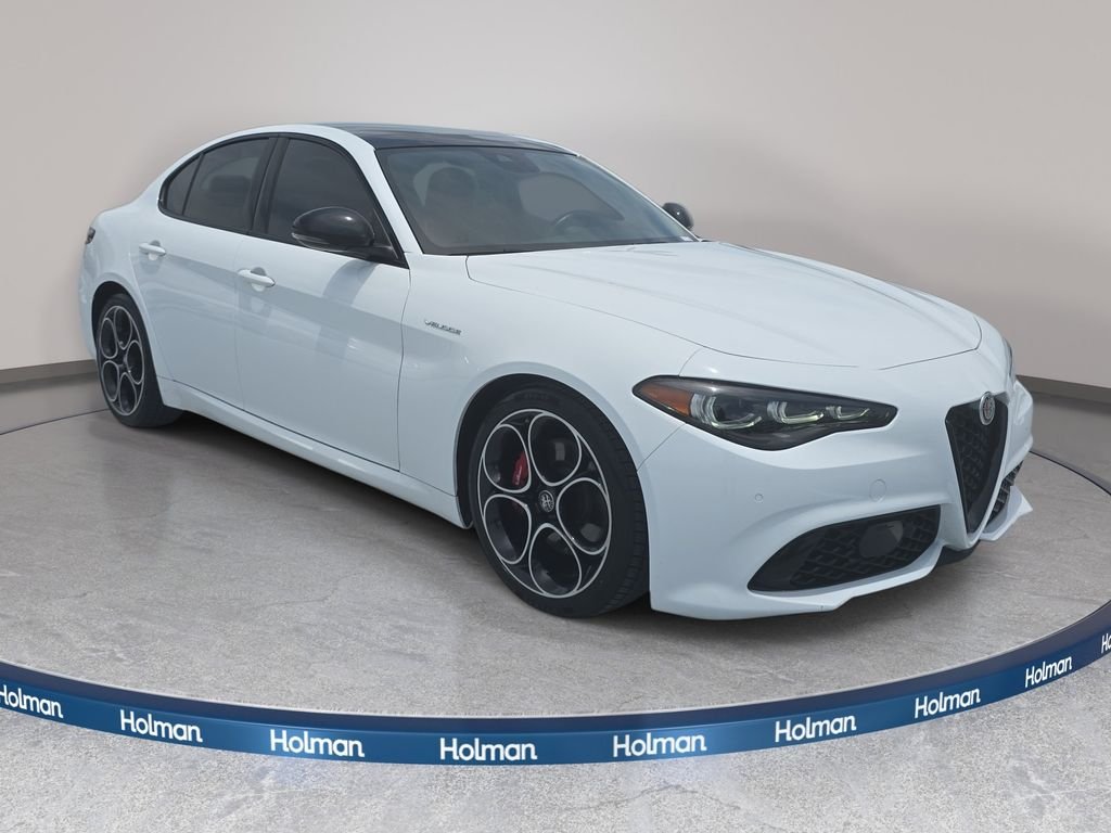 Used 2024 White Alfa Romeo Veloce image 5