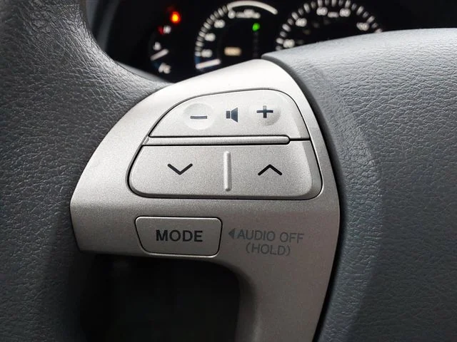 Used 2009 Barcelona Red Metallic Toyota Base image 18