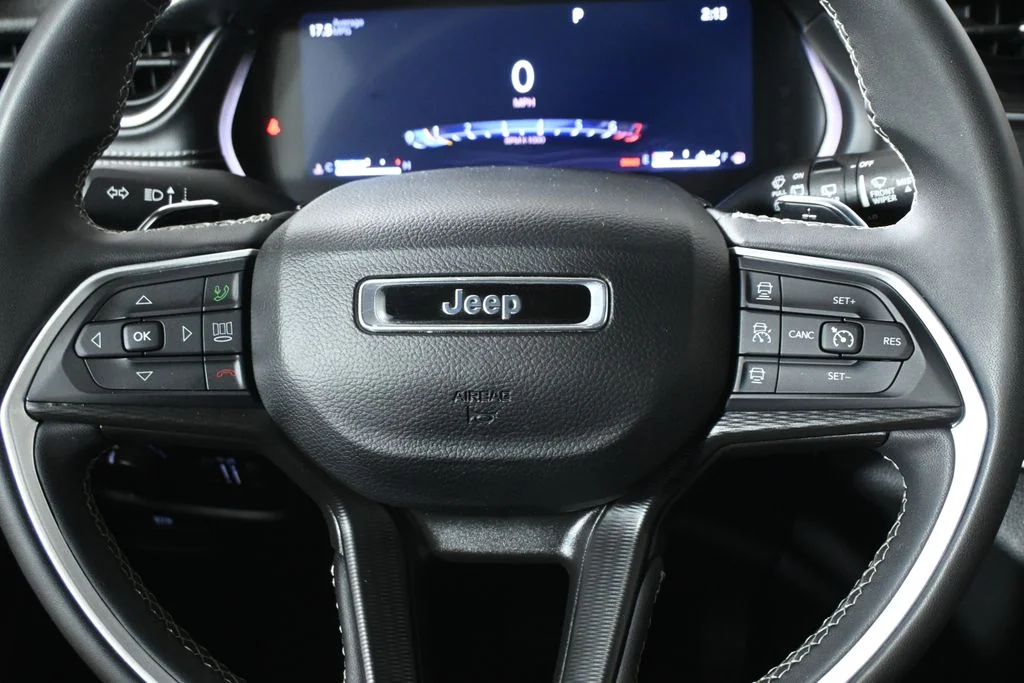 Used 2024 White Jeep Laredo image 19