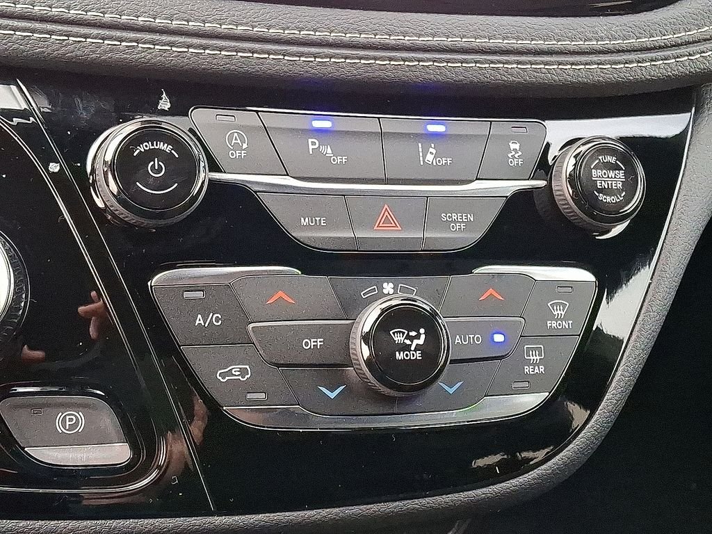 2026 Chrysler Pacifica Select - Photo 13