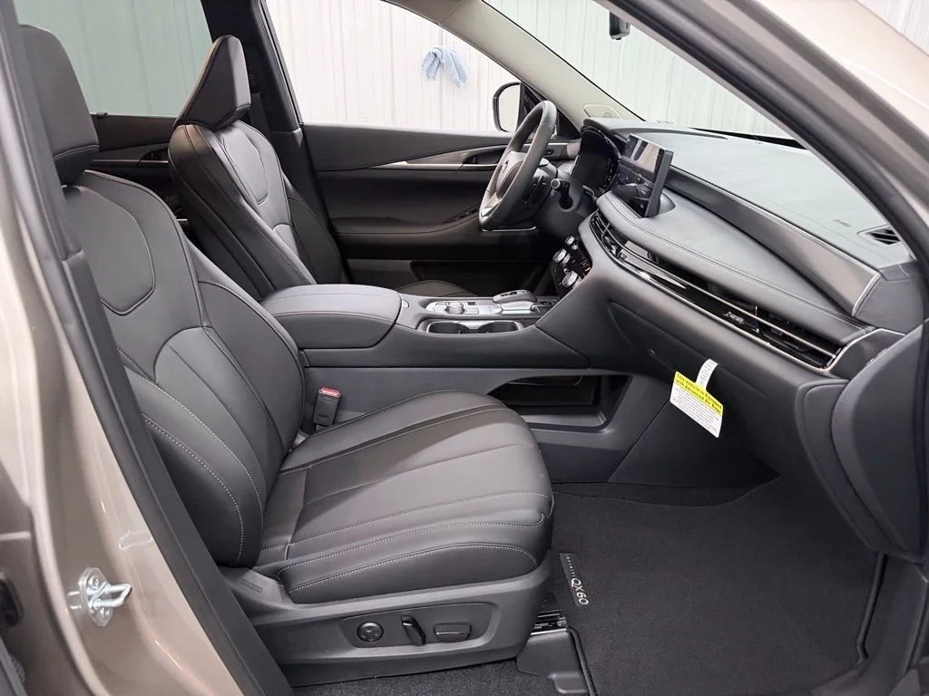New 2026 Titanium INFINITI LUXE image 41