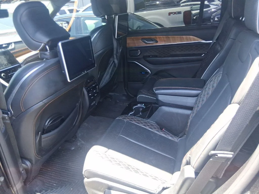 Used 2021 Black Jeep Summit image 15