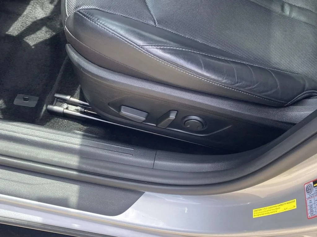 Used 2021 Silver Hyundai Limited image 21