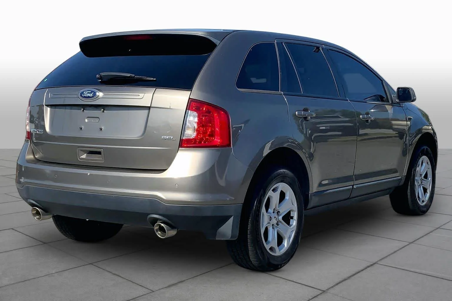 Used 2013 Mineral Gray Metallic Ford SEL image 12