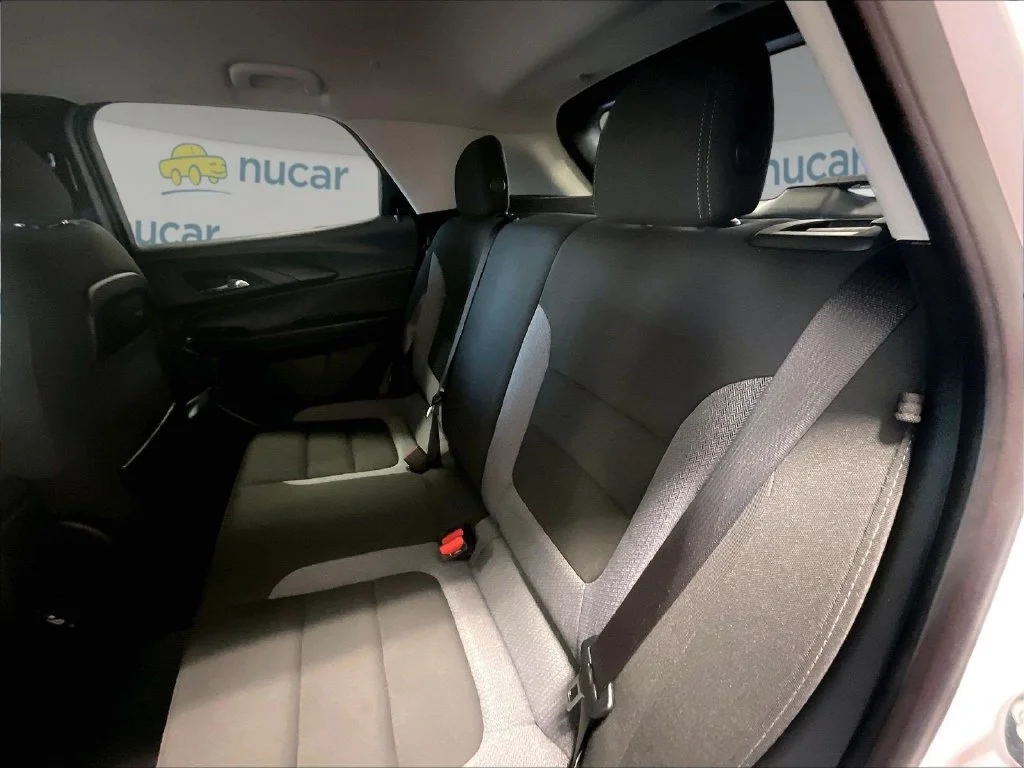 Used 2025 White Chevrolet LT image 15
