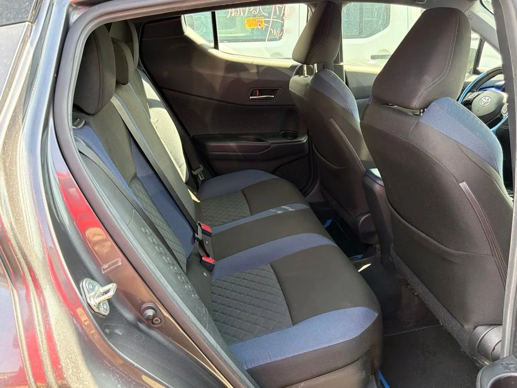 Used 2021 Magnetic Gray Metallic Toyota XLE image 14