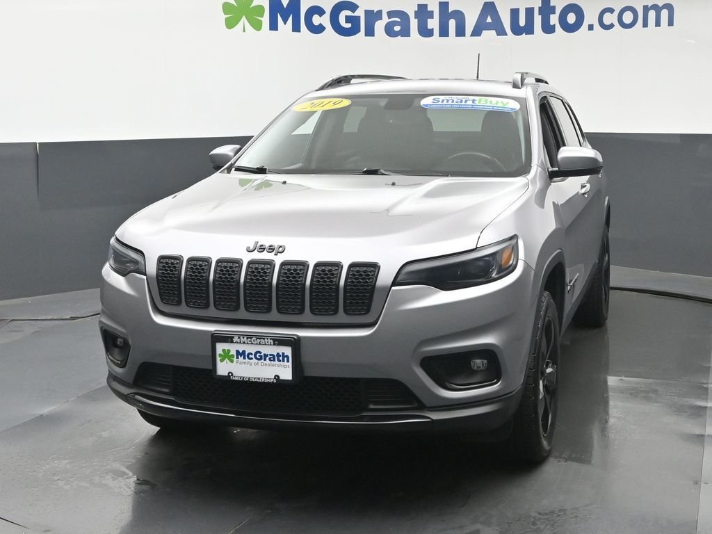 Used 2019 Silver Jeep Latitude Plus image 20