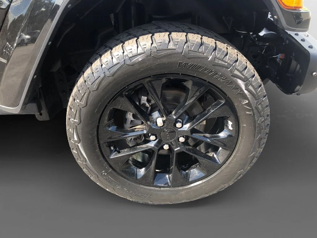 Used 2023 Black Jeep Overland image 16