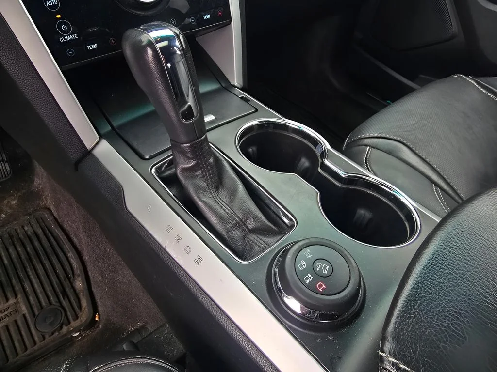 Used 2015 Magnetic Metallic Ford Sport image 17
