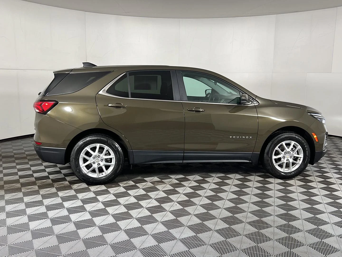 Used 2024 Harvest Bronze Metallic Chevrolet LT image 4